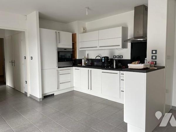 Hyper centre, T3, 60m², garage et terrasse