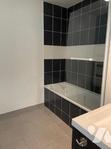 Hyper centre, T3, 60m², garage et terrasse