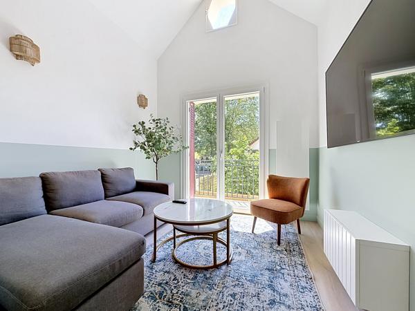 Immeuble
         8 pièces
        - 117 m² Exclusivité 735 000 € *