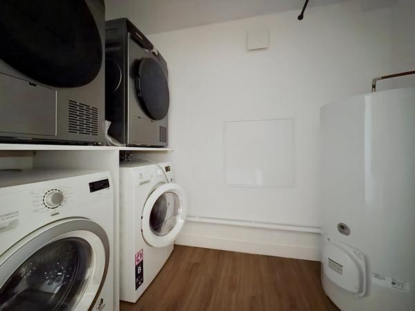 Immeuble
         8 pièces
        - 117 m² Exclusivité 735 000 € *