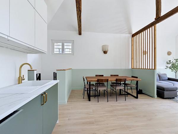 Immeuble
         8 pièces
        - 117 m² Exclusivité 735 000 € *