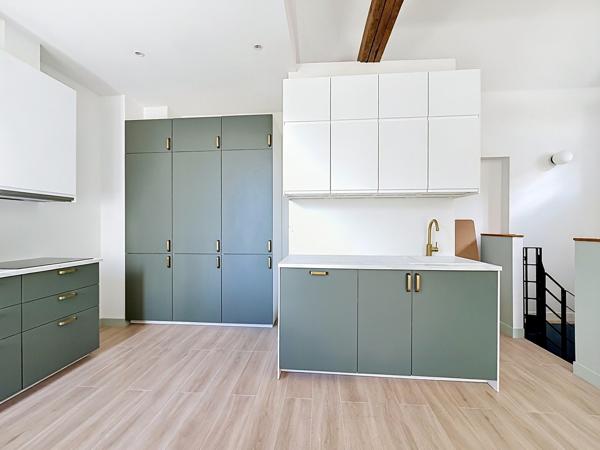 Immeuble
         8 pièces
        - 117 m² Exclusivité 735 000 € *
