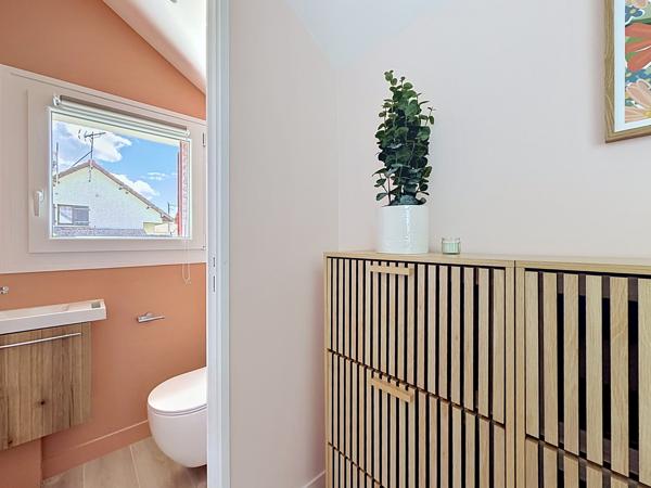 Immeuble
         8 pièces
        - 117 m² Exclusivité 735 000 € *
