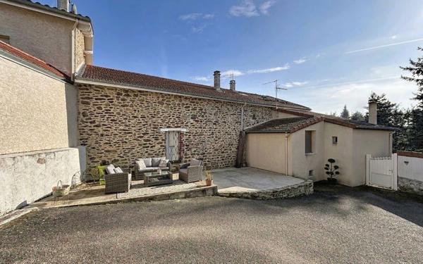 Maison à vendre    4 pièces •  Saint-Just-Malmont