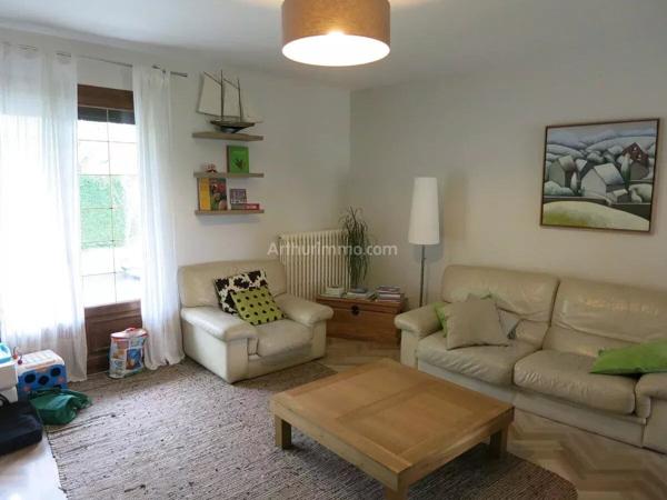 Location                                                      Maison
                        
                     7 pièces                      130 m2                     à La Chapelle-des-Fougeretz