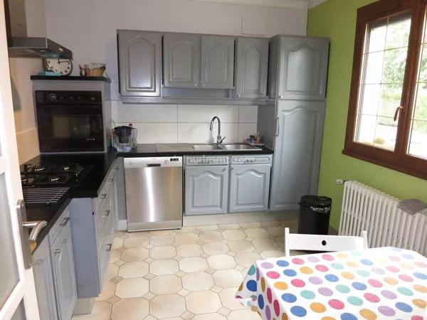 Location                                                      Maison
                        
                     7 pièces                      130 m2                     à La Chapelle-des-Fougeretz