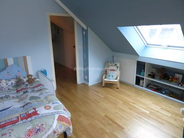 Location                                                      Maison
                        
                     7 pièces                      130 m2                     à La Chapelle-des-Fougeretz