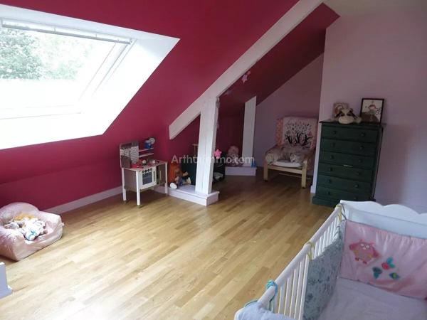 Location                                                      Maison
                        
                     7 pièces                      130 m2                     à La Chapelle-des-Fougeretz