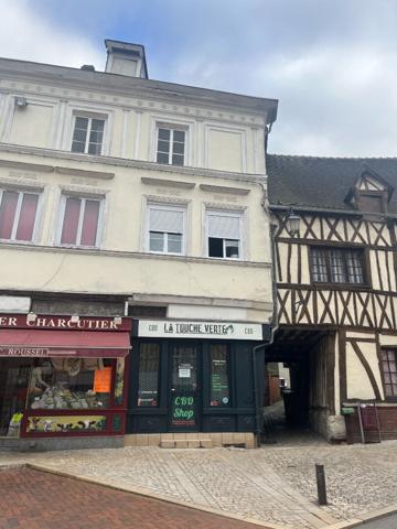 Immeuble centre ville de Pont De L Arche