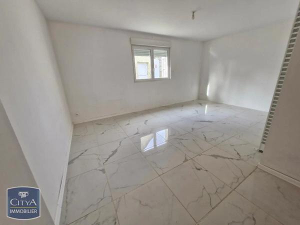 Maison à louer 4 pièces 125.54m² Vivy (37500)
