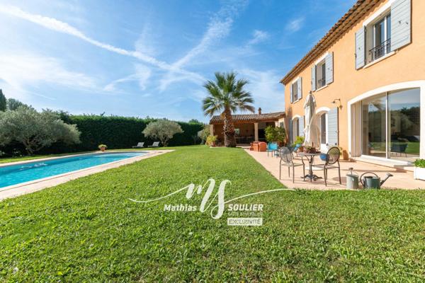 Bastide de 224m² sur 3809 m² paysagés de 2005