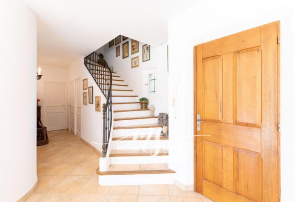 Bastide de 224m² sur 3809 m² paysagés de 2005