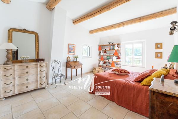Bastide de 224m² sur 3809 m² paysagés de 2005