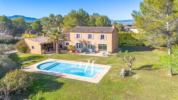 Bastide de 224m² sur 3809 m² paysagés de 2005