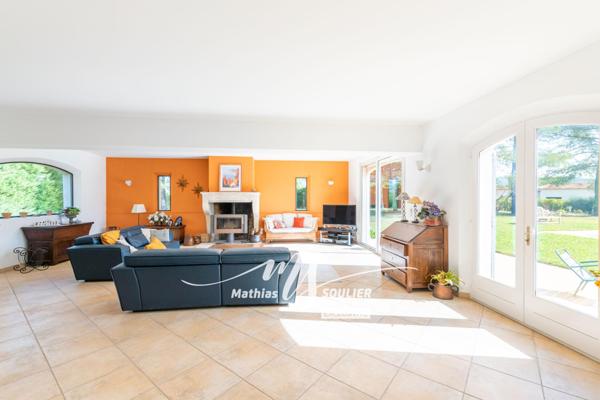 Bastide de 224m² sur 3809 m² paysagés de 2005