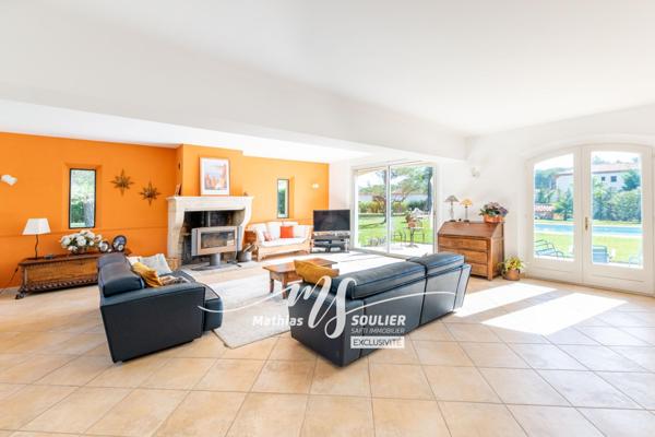 Bastide de 224m² sur 3809 m² paysagés de 2005