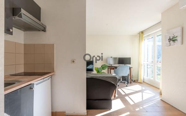 Appartement à vendre    1 pièce • 26,90 m2 Saint-Maurice