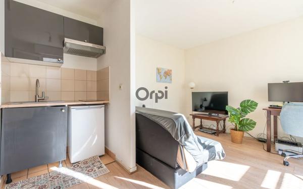 Appartement à vendre    1 pièce • 26,90 m2 Saint-Maurice