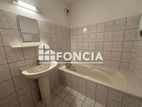 Location Appartement 4 pièces 83.3 m² - 1 RUE ALPHONSE DAUDET Gap 05000