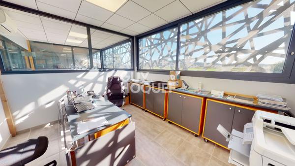 A LOUER DEUX BUREAUX PROFESSIONNELS - CALVISSON