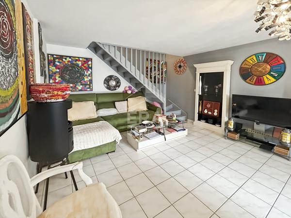 APPARTEMENT DUPLEX DE TYPE 3 PIECES EN REZ DE JARDIN