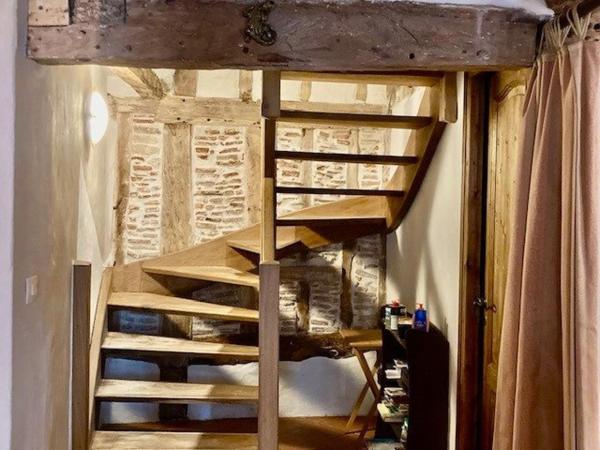 MAISON DE VILLAGE AVEC TERRAIN ET PISCINE NON ATTENANTS