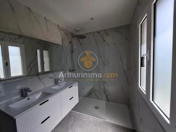 Vente                                                      Maison
                        
                     7 pièces                      111 m2                     à Mouroux