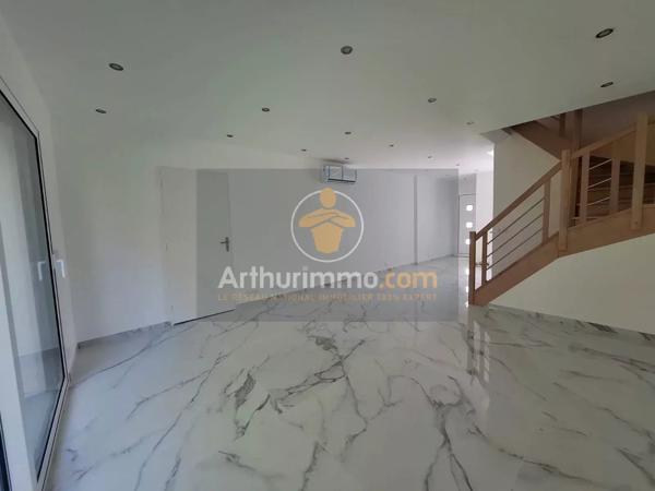 Vente                                                      Maison
                        
                     7 pièces                      111 m2                     à Mouroux