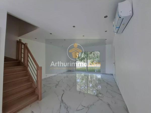 Vente                                                      Maison
                        
                     7 pièces                      111 m2                     à Mouroux