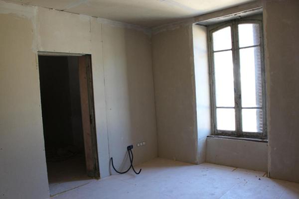 Immeuble de 3 / 4 appartements à Bort-Les-Orgues (19)