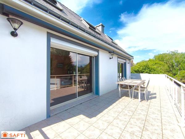 Maison familiale de 160m² avec piscine et triple garage