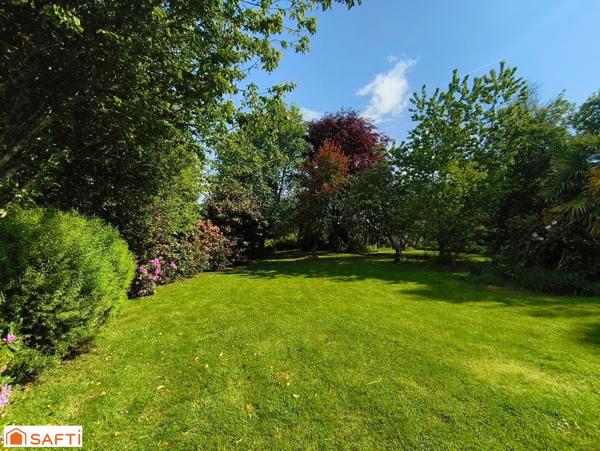 Maison familiale de 160m² avec piscine et triple garage