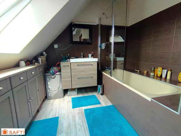 Maison familiale de 160m² avec piscine et triple garage