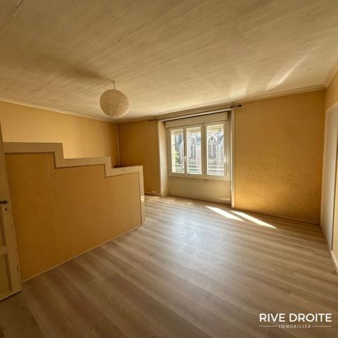 Acigné (35690) ACIGNE - CENTRE - IMMEUBLE AVEC MAISON ET LOCAL COMMERCIAL