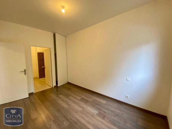 Appartement à louer 2 pièces 42.1m² Tours (37000)