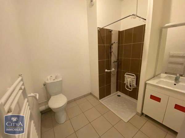 Appartement à louer 2 pièces 42.1m² Tours (37000)