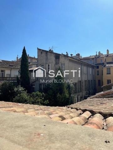 Hyper-centre Aix – À 2 pas du Cours Mirabeau.