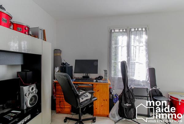Maison familiale avec piscine et duplex attenant