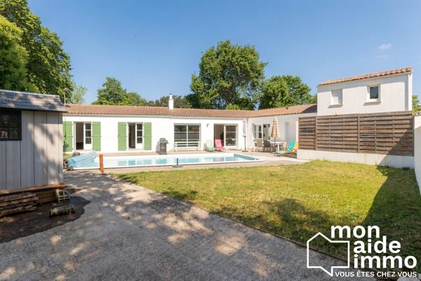 Maison familiale avec piscine et duplex attenant