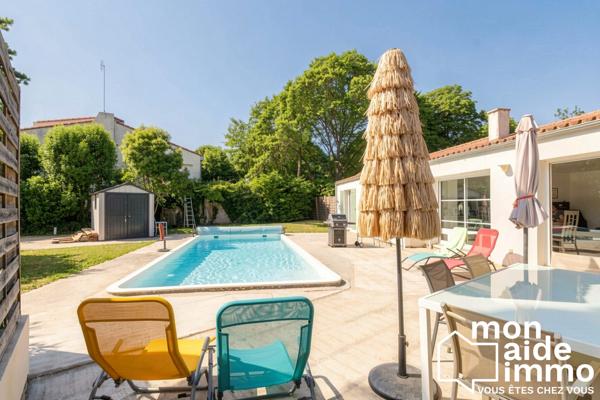 Maison familiale avec piscine et duplex attenant