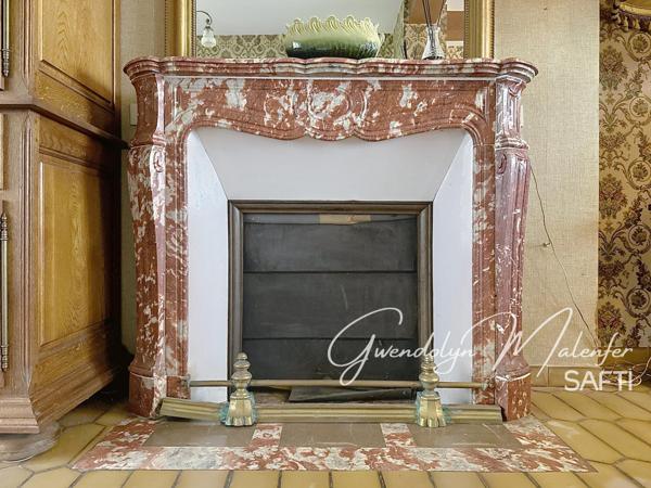 Maison de caractère avec volumes exceptionnels, ancien commerce du village – entre Arc-et-Senans et Mouchard