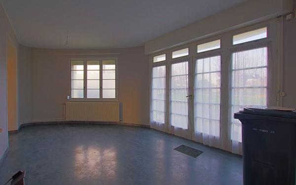 Maison à vendre    2 pièces •  Nesle