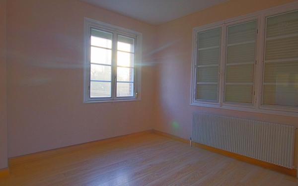 Maison à vendre    2 pièces •  Nesle