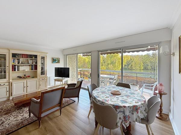 Appartement avec vue exceptionnelle sur la Seine