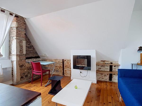 A louer PAU HYPER CENTRE Appartement T2 meublé en dernier étage