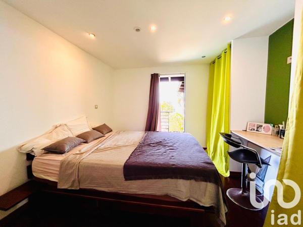 House for sale 8 rooms 274 m² L'Étang-Salé