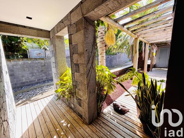 House for sale 8 rooms 274 m² L'Étang-Salé