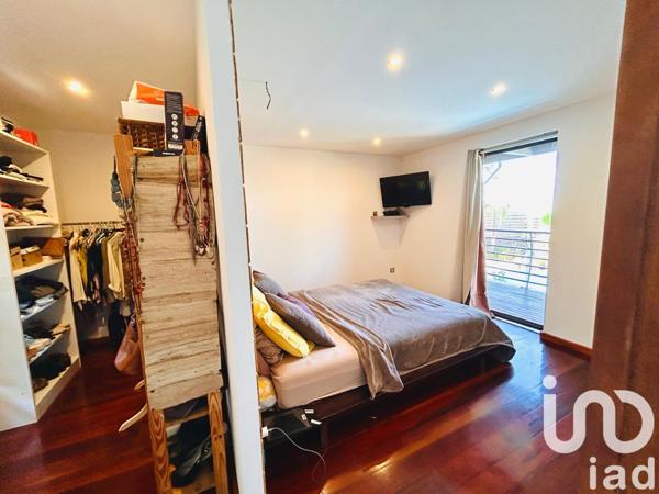 House for sale 8 rooms 274 m² L'Étang-Salé