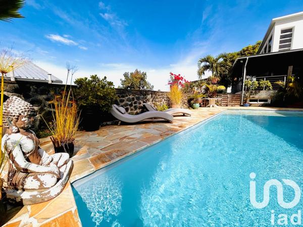 House for sale 8 rooms 274 m² L'Étang-Salé