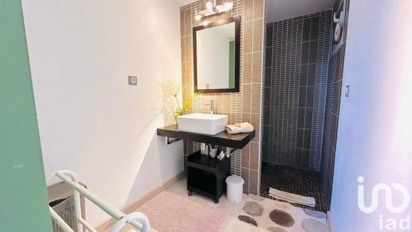 House for sale 8 rooms 274 m² L'Étang-Salé